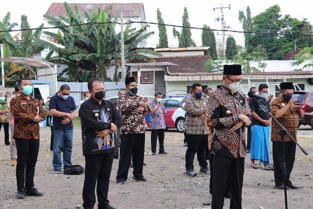 Bupati dan Wabup Jember Sholat Ghoib atas Wafatnya 2 Staf RSD dr Soebandi Akibat Covid-19